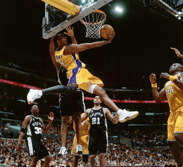 了头球破门 了头球破门